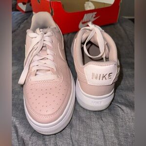 W NIKE COURT VISION ALTA LTA